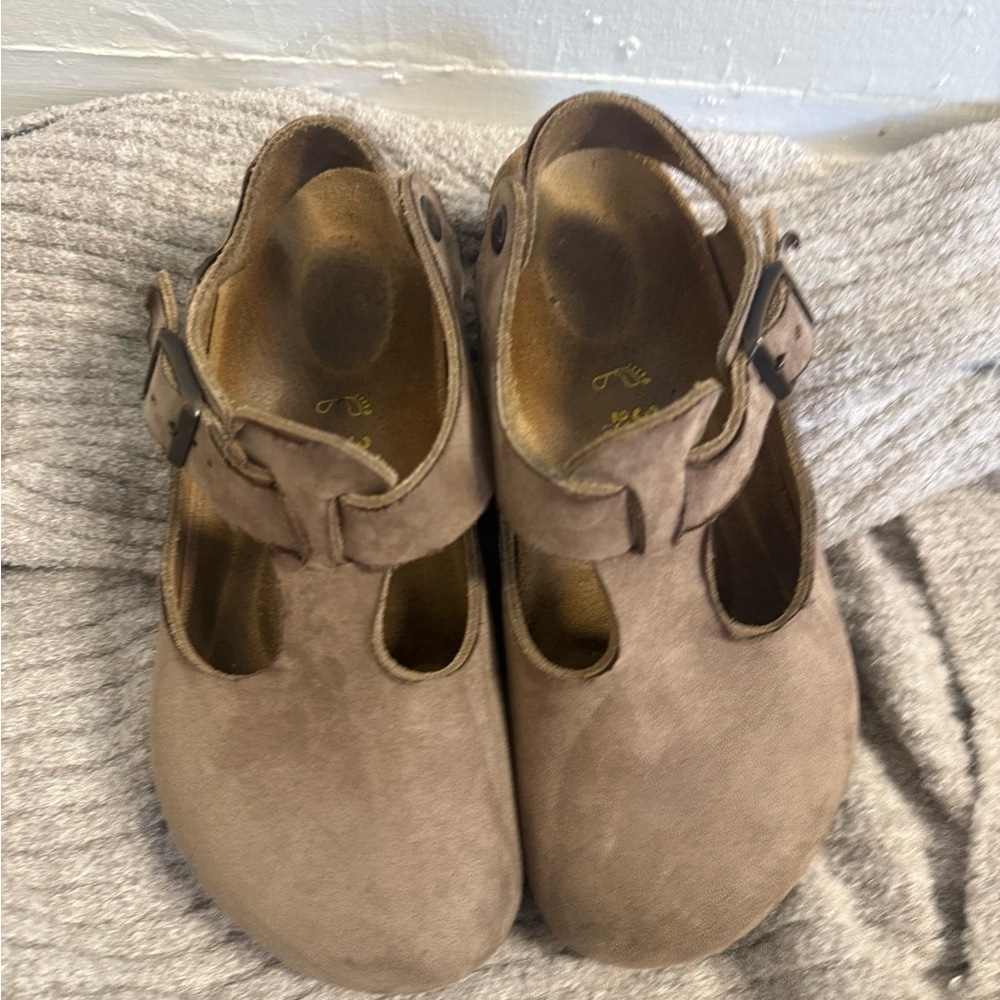 Birkenstock Tan Mules with Buckle - Picture 6 of 13